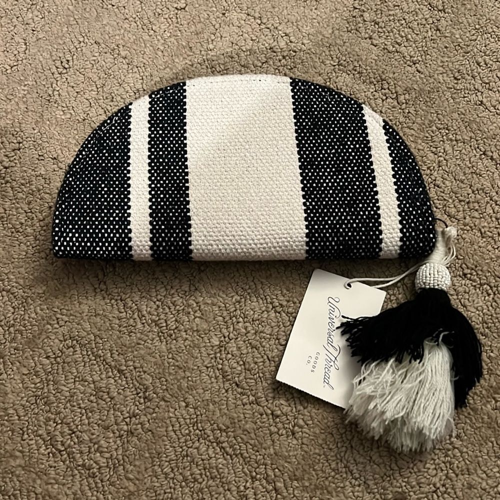 NWT Universal Thread Boho Sustainable Taco Clutch
